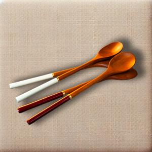 Thia-muong-tra-tron-15cm-can-mau-01